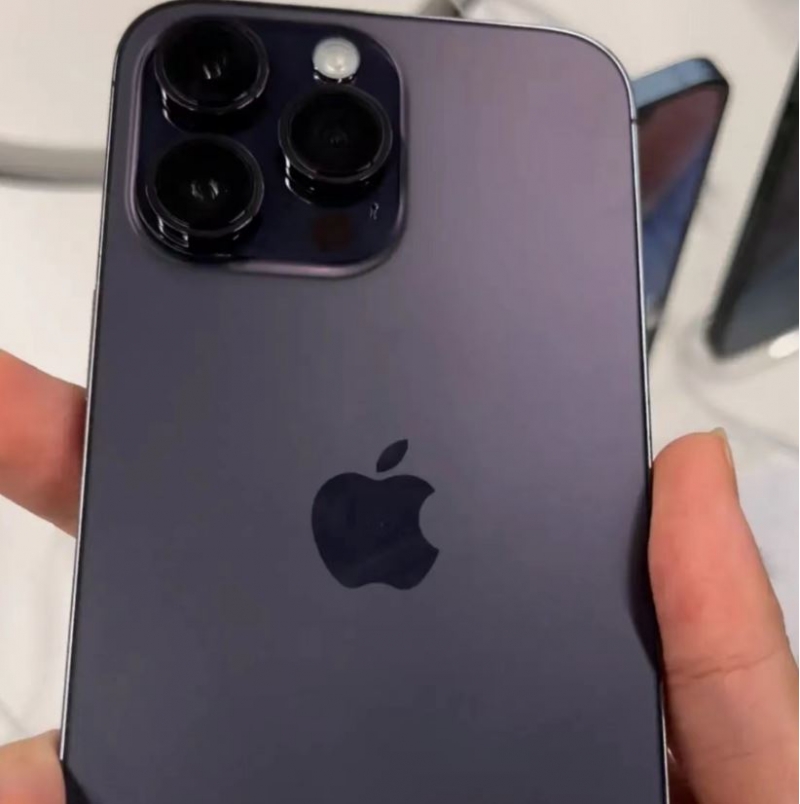 ������� iphone 14 Pro � ���������